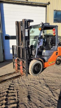 Toyota Warehouse Forklift 6000lbs Toyota Warehouse Forklift 6000lbs
