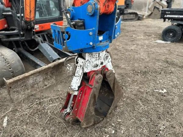 CMP HG112 Hydraulic Rock Grapple 55" CMP HG112 Hydraulic Rock Grapple 55"