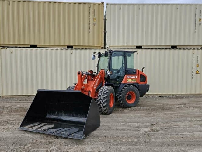 Kubota R640 Grading Bucket 84" Kubota R640 Grading Bucket 84"