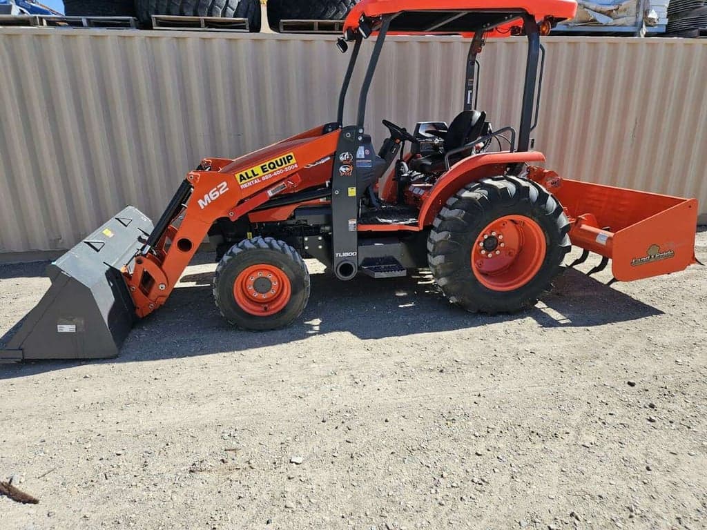 Kubota M62 Backhoe/Loader Kubota M62 Backhoe/Loader